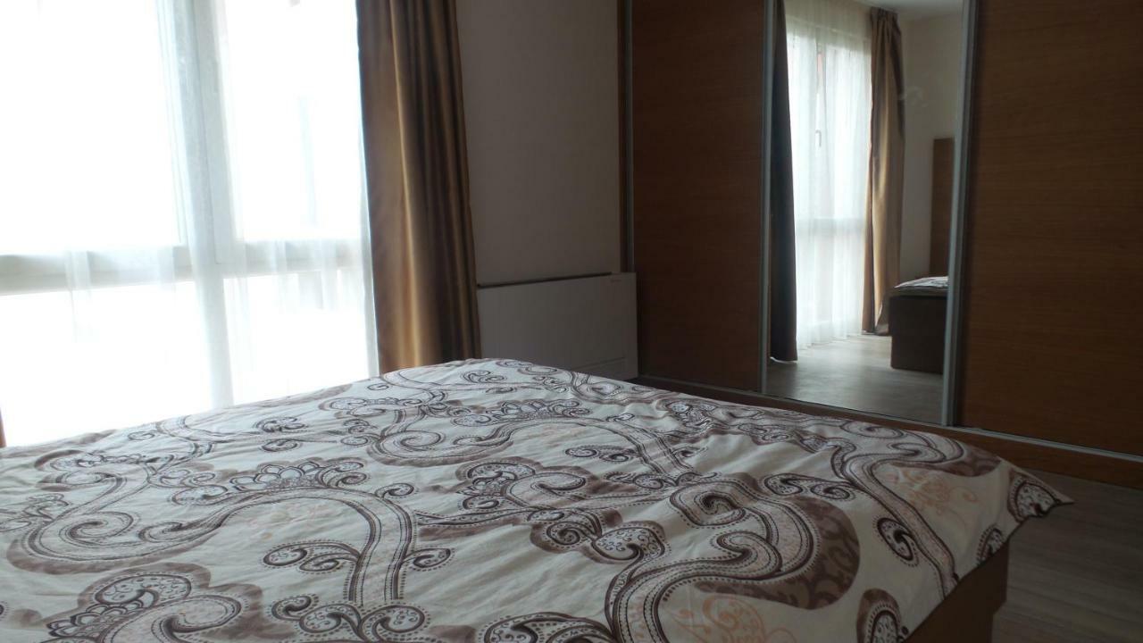 Astoria Apartment เวลีคอเทอร์โนโว ภายนอก รูปภาพ